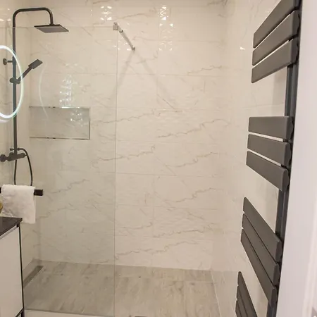 아파트 Marina Luxury Aparment