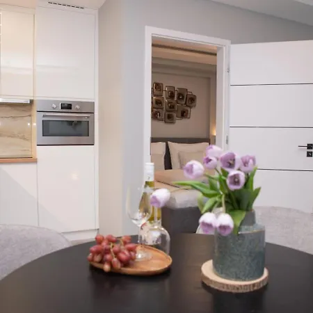 아파트 Marina Luxury Aparment 케츨리
